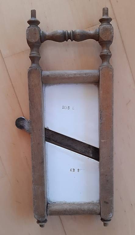 Elettrodomestici da cucina: Antiker Küchenhobel – Usato da Schaan venduto da jud_59jg 1