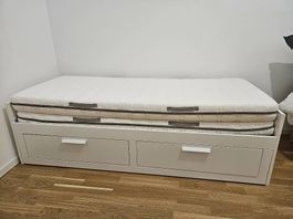 Lit banquette avec matelas