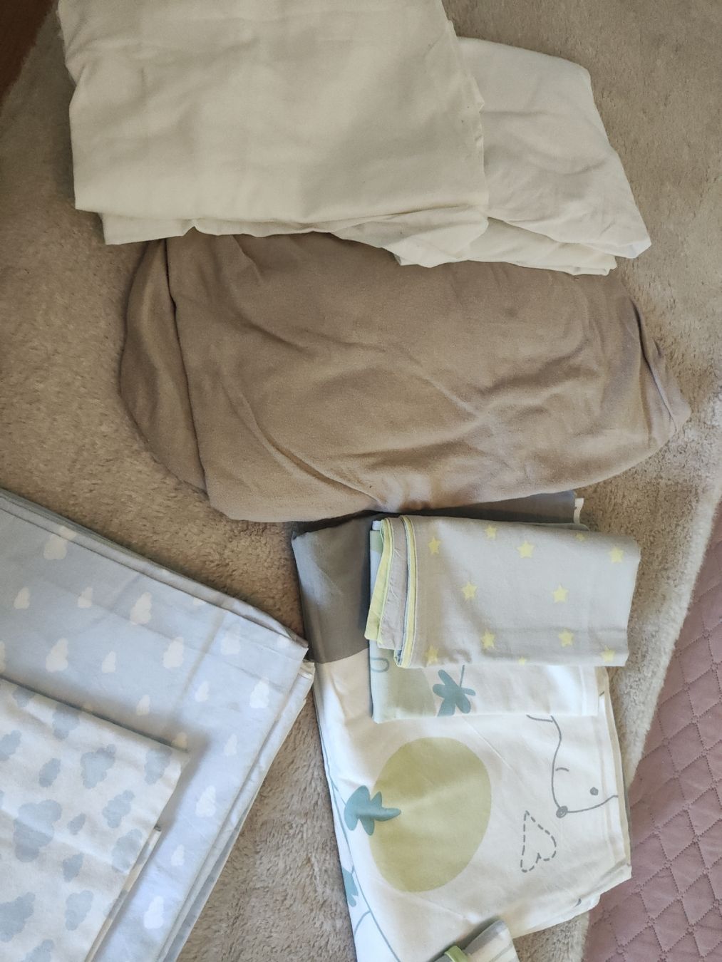 Bettwäsche: Divers pour lit de bébé  – Gebraucht aus la tour de peilz von alegre02 3