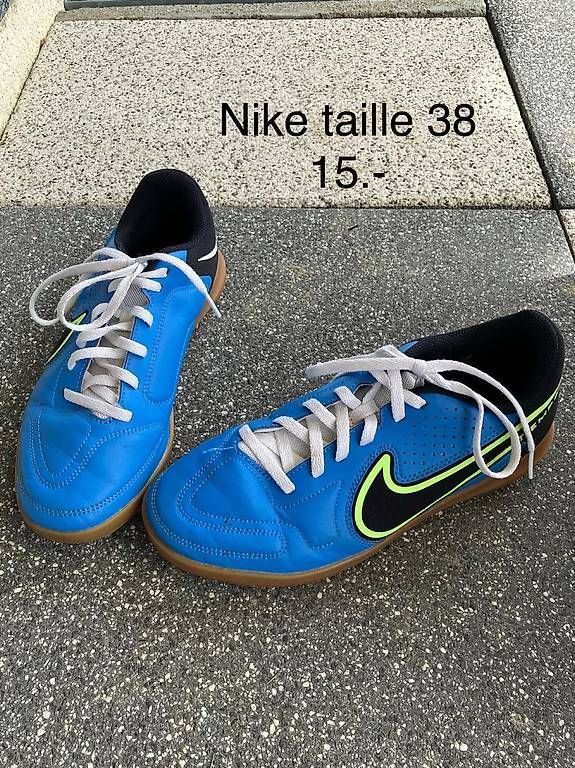 Chaussures garçon: Chaussures – D'occasion à La Joux FR par SuperBoss02