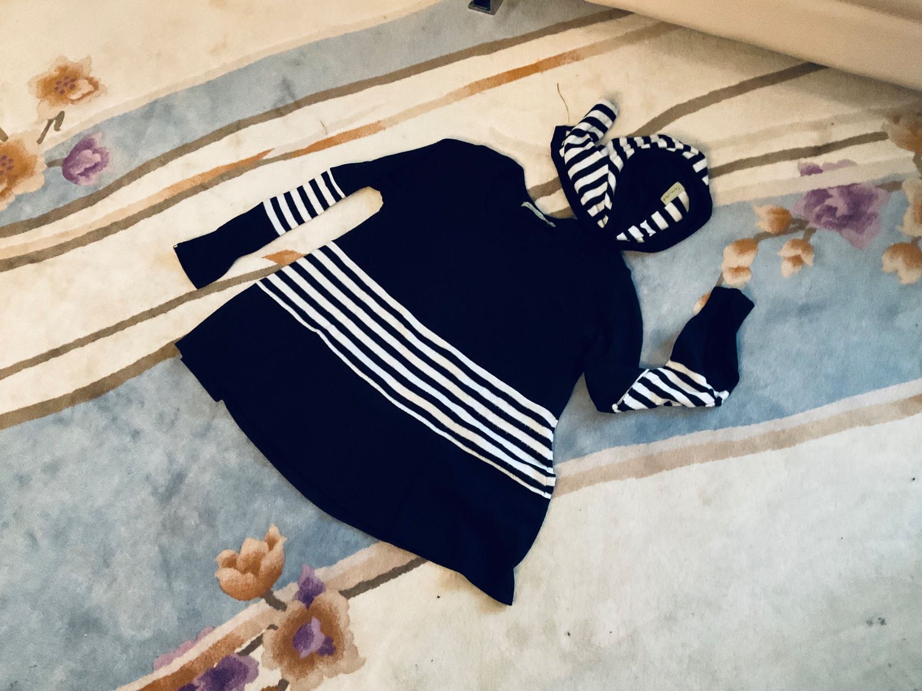 Maglioni & Felpe: Super Pull TARA VAO rayé noir et blanc avec écharpe assortie – Usato da Genève venduto da Mazelyne 4