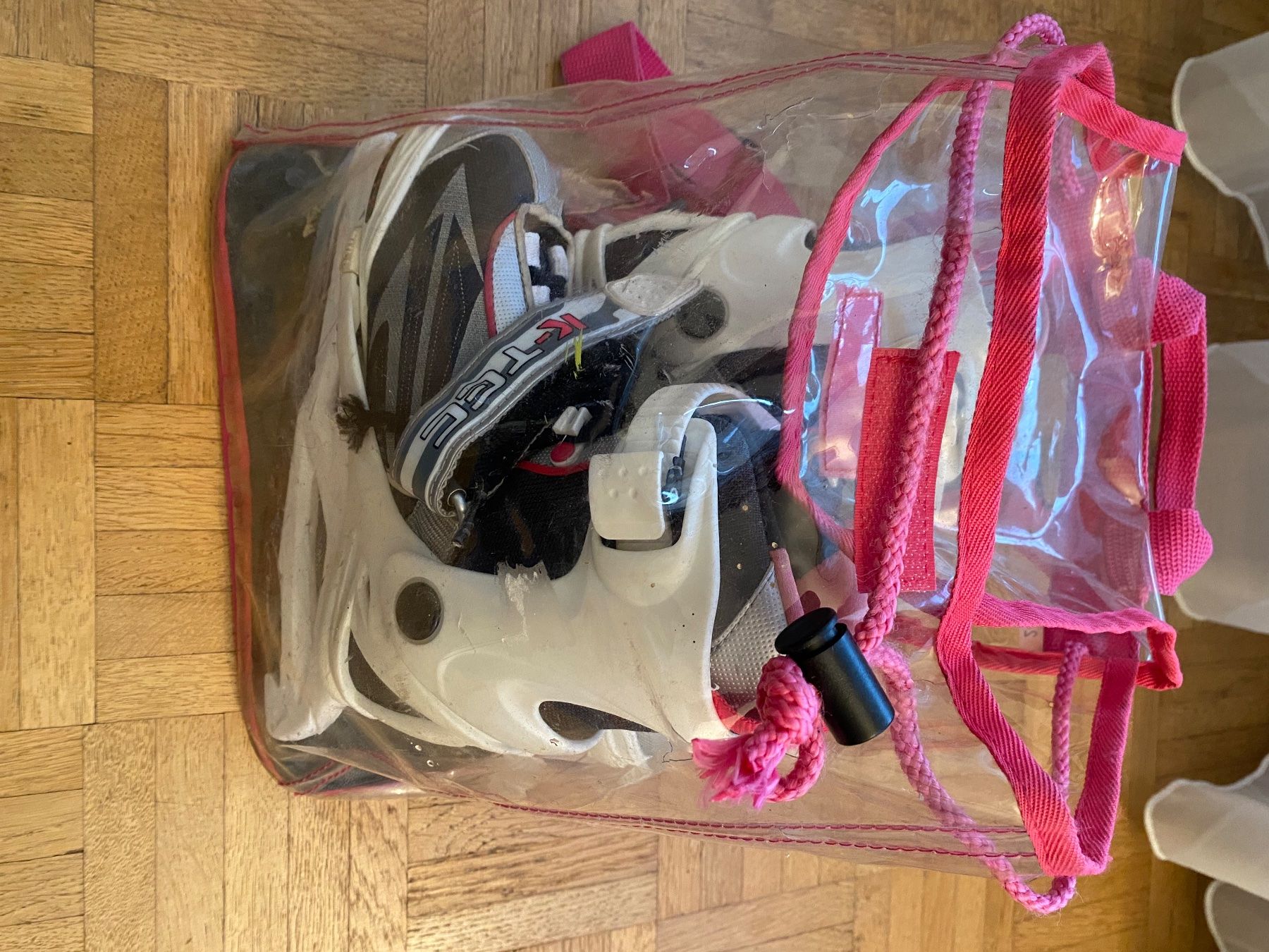 Pattini da ghiaccio: Schlittschuhe Verstellbare , Gr. 29-32 – Usato da La Tour-de-Peilz venduto da leu_hnf6 4
