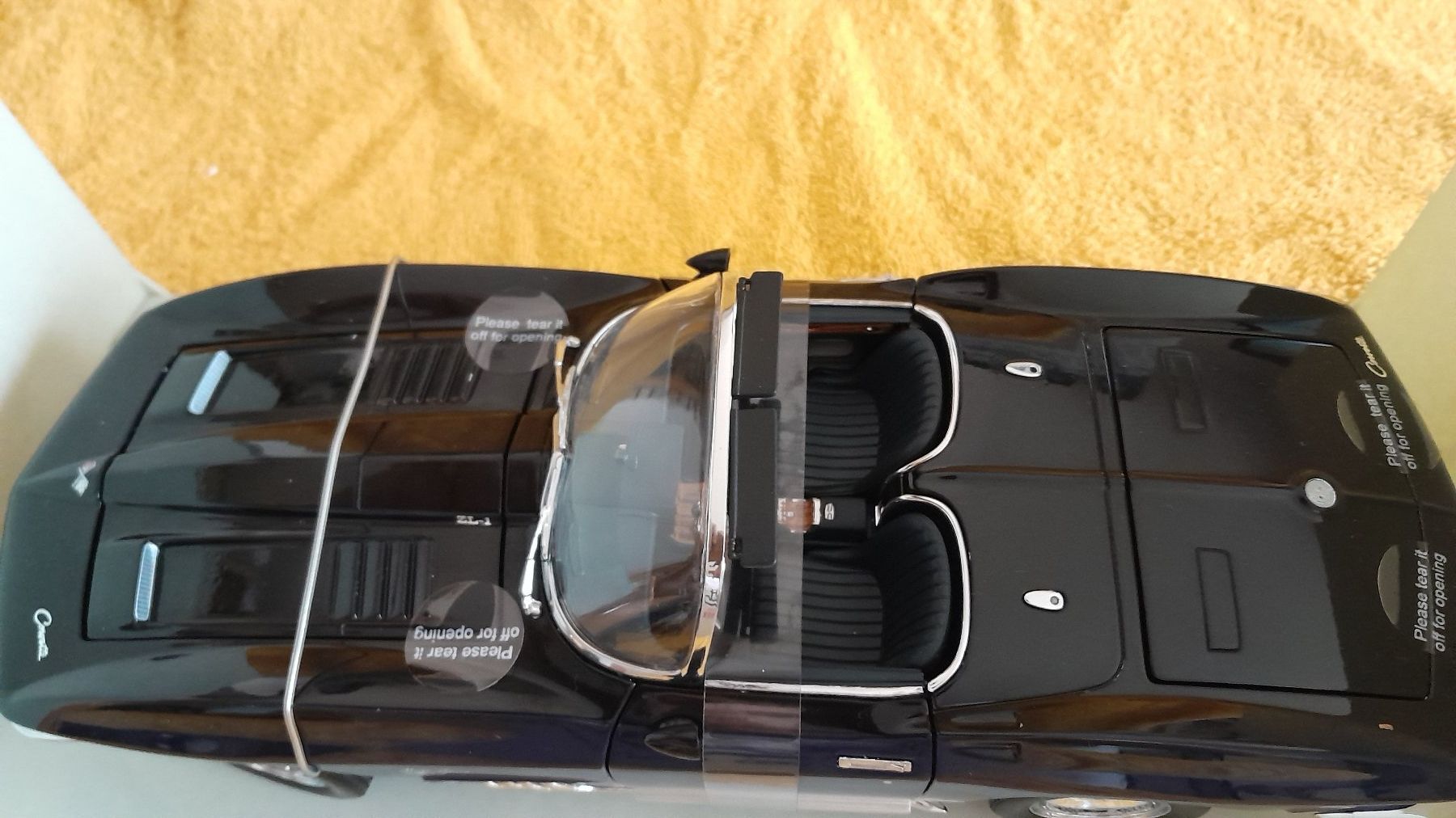 Chevrolet Modellini d'auto: UT models Mako Shark Corvette 1:18 – Nuovo e nell'imballaggio originale da Tafers venduto da Fbrh 2