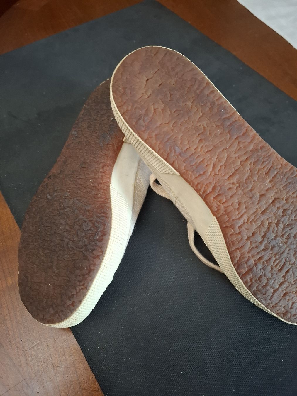 Superga Scarpe per ragazze: Superga classiche beige, taglia 35 – Usato da Viganello venduto da sor_dcq8 2