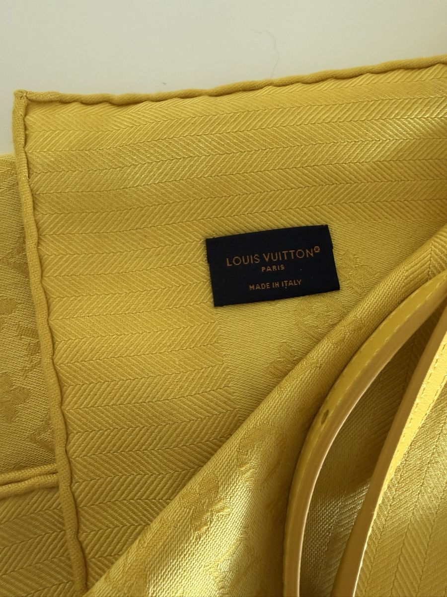 Jacquemus Taschen für Damen: Jacquemus bag + LV scarf – Gebraucht aus Montagnola von TessaL 1