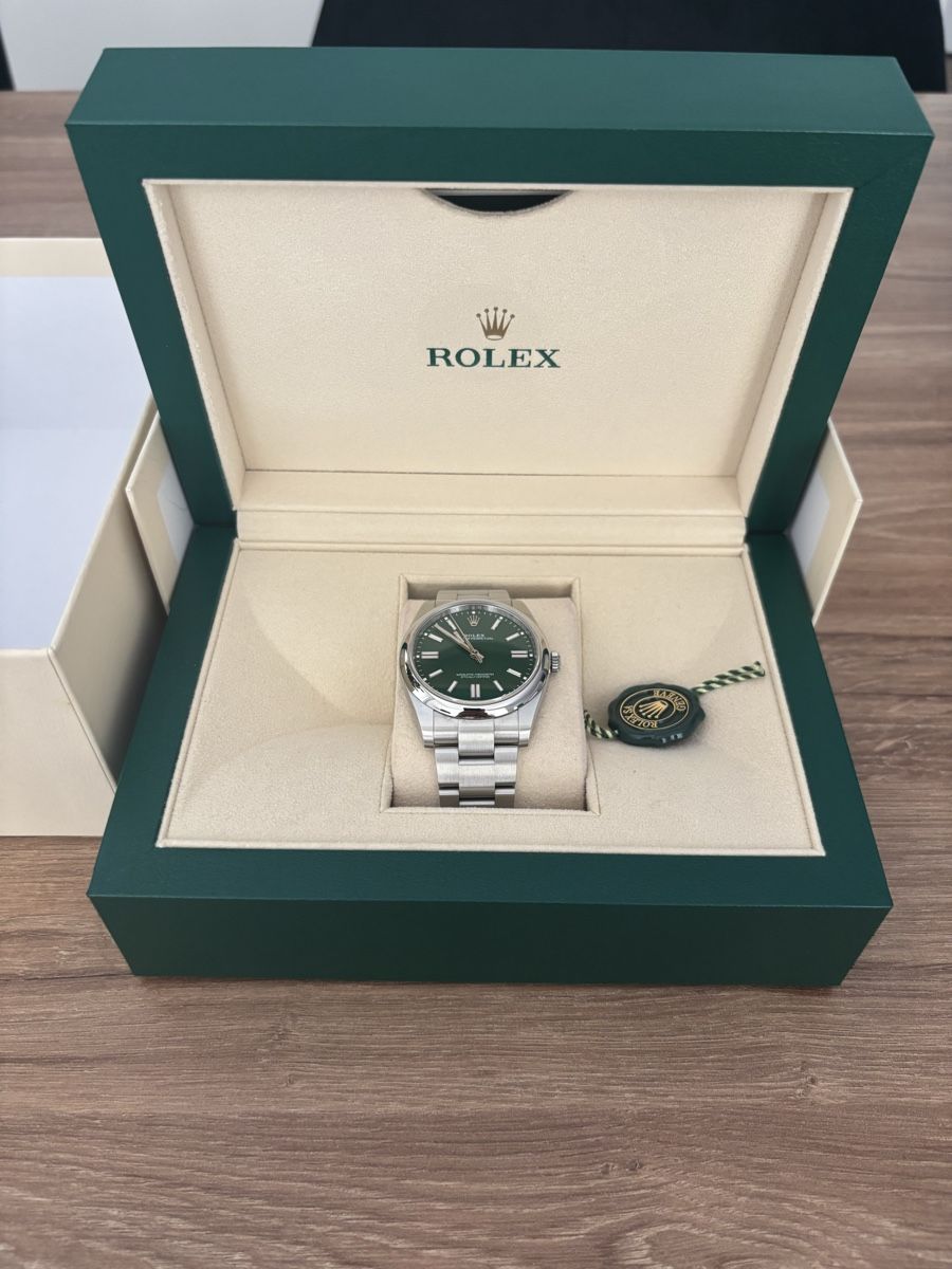 Rolex Montres: Oyster Perpetual 41 - NEU – Neuf avec emballage d'origine à Sursee par HockeyMaster