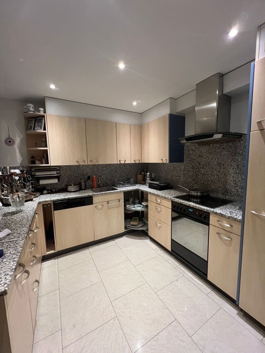 Cucine complete: Top Einbauküche mit Geräten, U-Form, Holzfronten, Granit – Usato da Elsau venduto da yad_7chf 3
