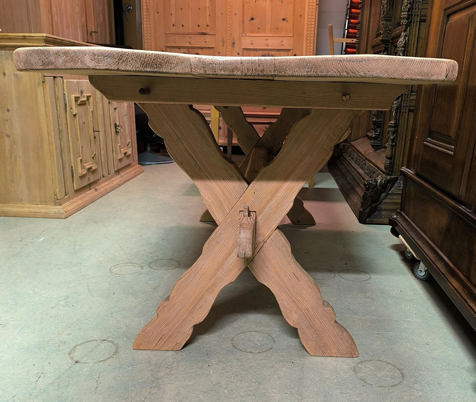 Tavoli: Antiker Scherentisch aus Tannenholz – Usato da Maladers venduto da der_Holzwurm 4