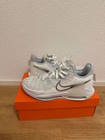 NIKE Lebron James Basketball Schuhe NEU 44
