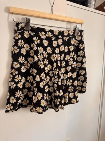 Daisy Minirock Forever21 38