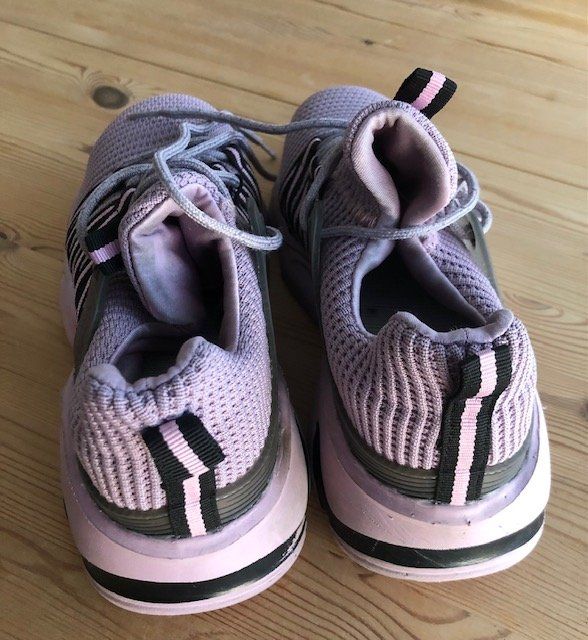 Scarpe da uomo: Baskets roses et noires, pointure 39 - comme neuf! – Usato da Aigle venduto da Tchamille 1