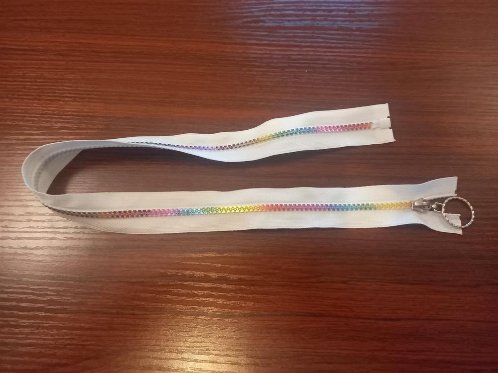 Reißverschluss - Fermeture éclair (Neu (gemäss Beschreibung)) In Savagnier Für CHF 3.9 – Mit