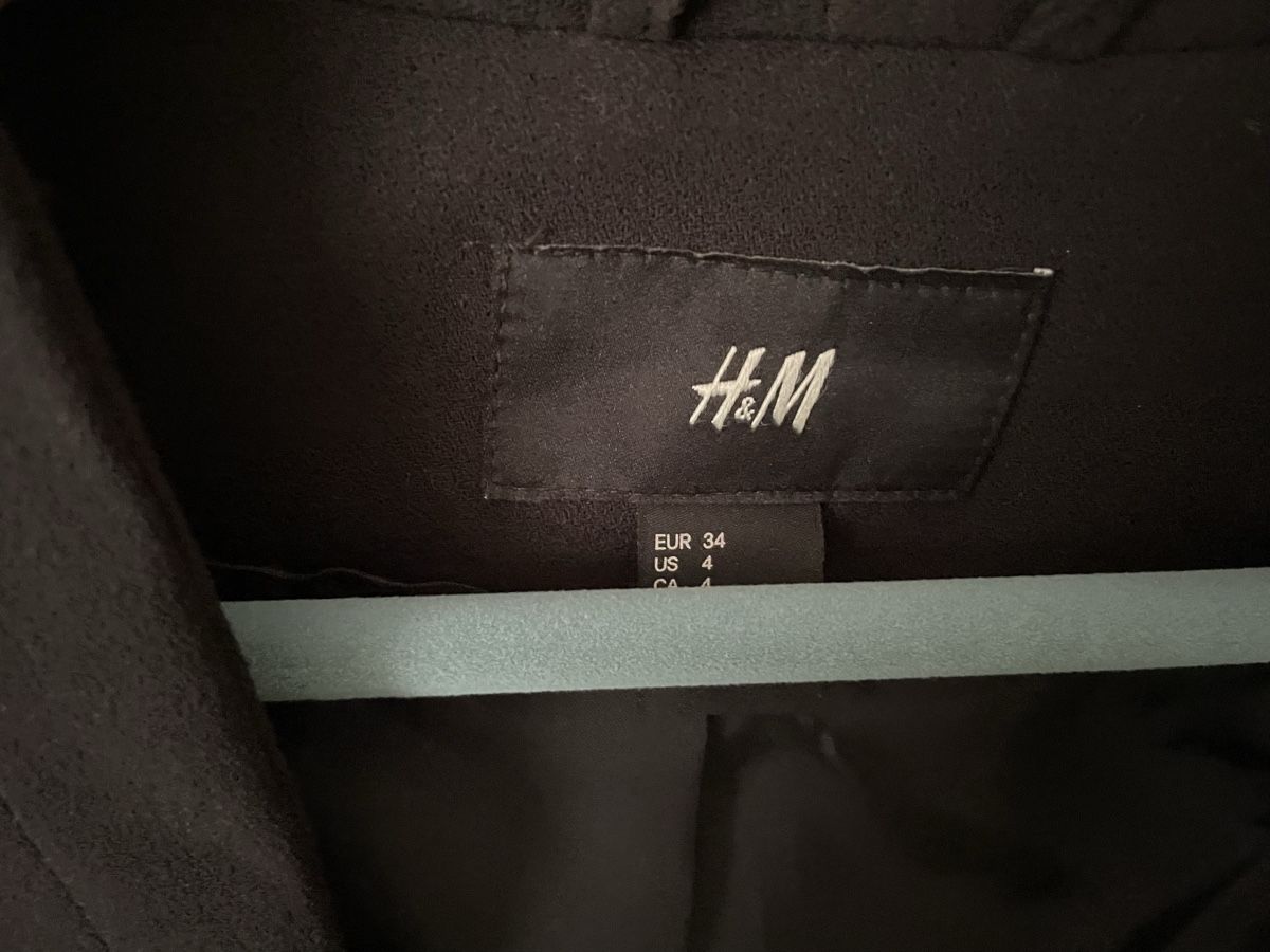 H&M Vestes: Blazer H&M Gr.34 – D'occasion à Schliern b.Köniz par Nikk0tin 2