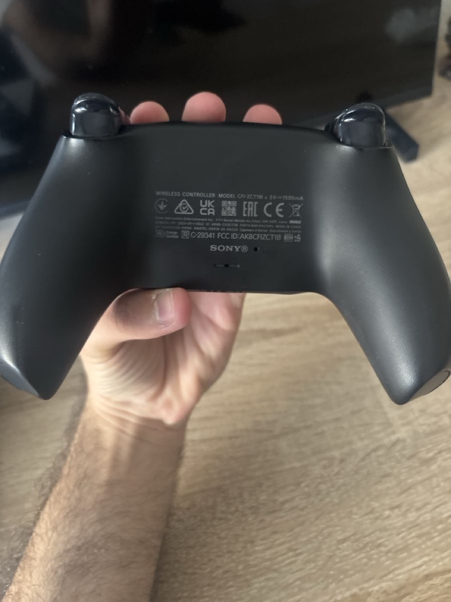 Sony Controller: Schwarzer PS5 Dualsense Controller - Top Zustand! – Nuovo (secondo la descrizione) da Winterthur venduto da pas_m2sl 2