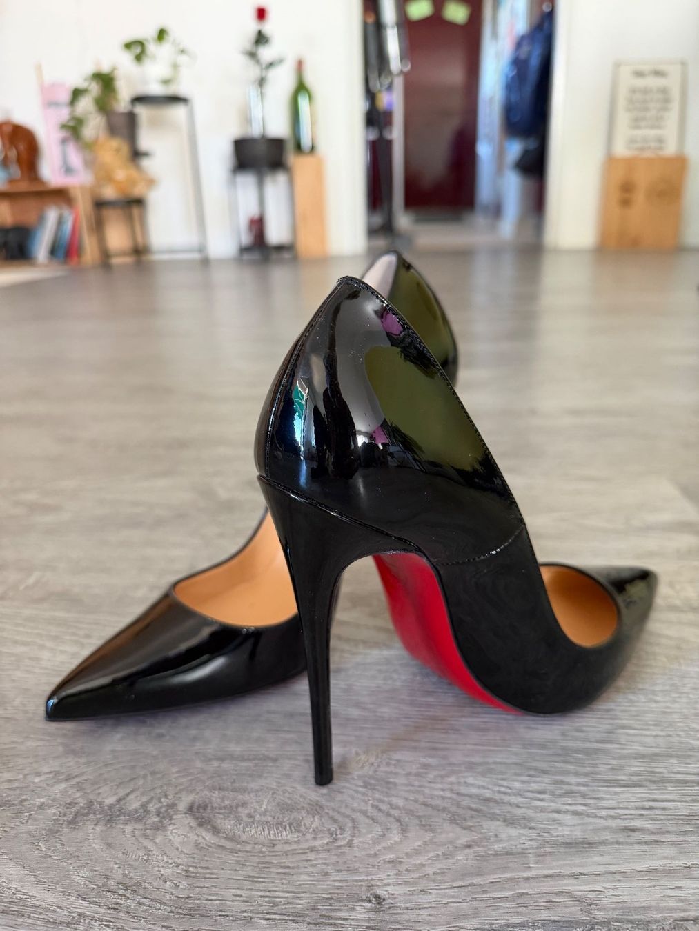 Christian Louboutin Scarpe da donna: CHRISTIAN LOUBOUTIN DÉCOLLETÉ 38 1/2 – Nuovo (secondo la descrizione) da Massagno venduto da fre_w9ns