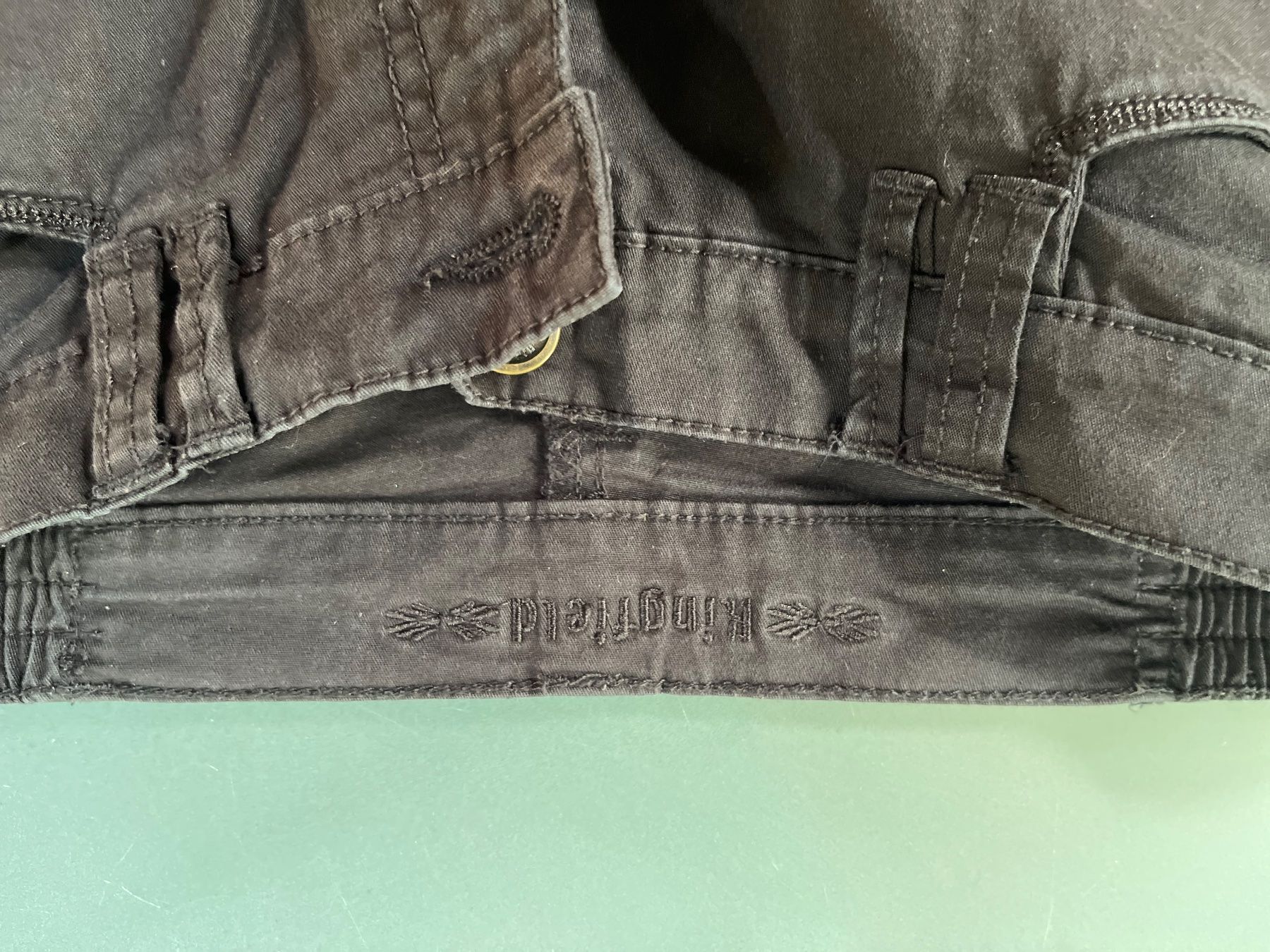 Pantaloni: Jeans Capri Kingfield in colore nero – Usato da Gordevio venduto da LanaZimm 1
