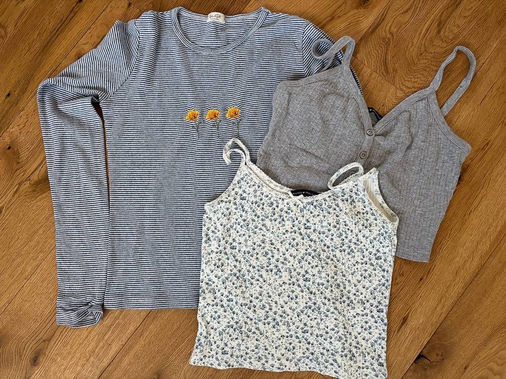 Brandy Melville Top: 3 Oberteile von Brandy Melville – Usato da Luzern venduto da Juliette1907