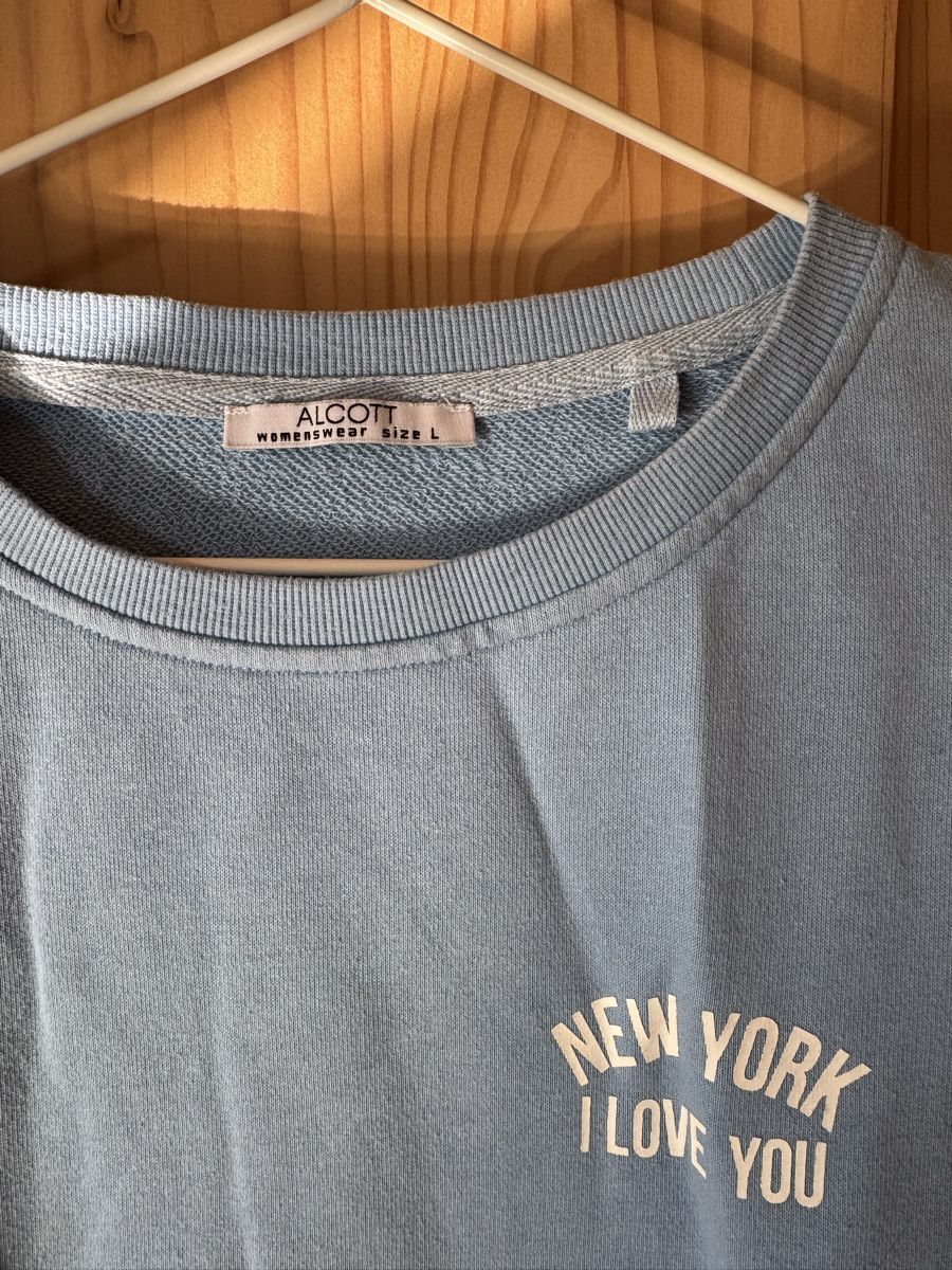 Pulls & Sweat-shirts: Alcott Pullover, Grösse L, hellblau, New York-Print – D'occasion à Hergiswil NW par kaufe_bei_kaufmann 1