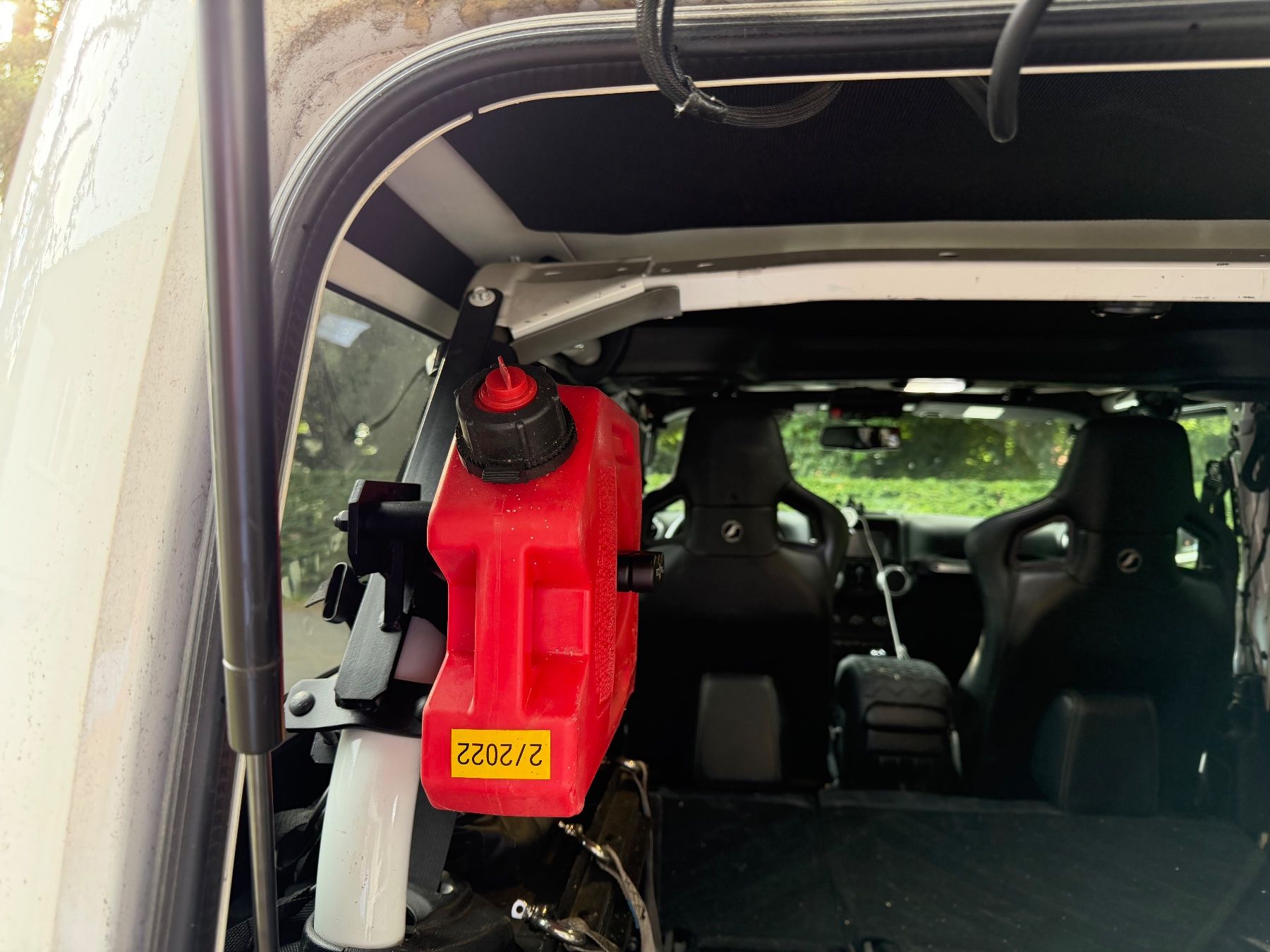 Travi: Jeep Wrangler - Interior Rotopax Can Mount – Usato da Thalwil venduto da Andi8800 2