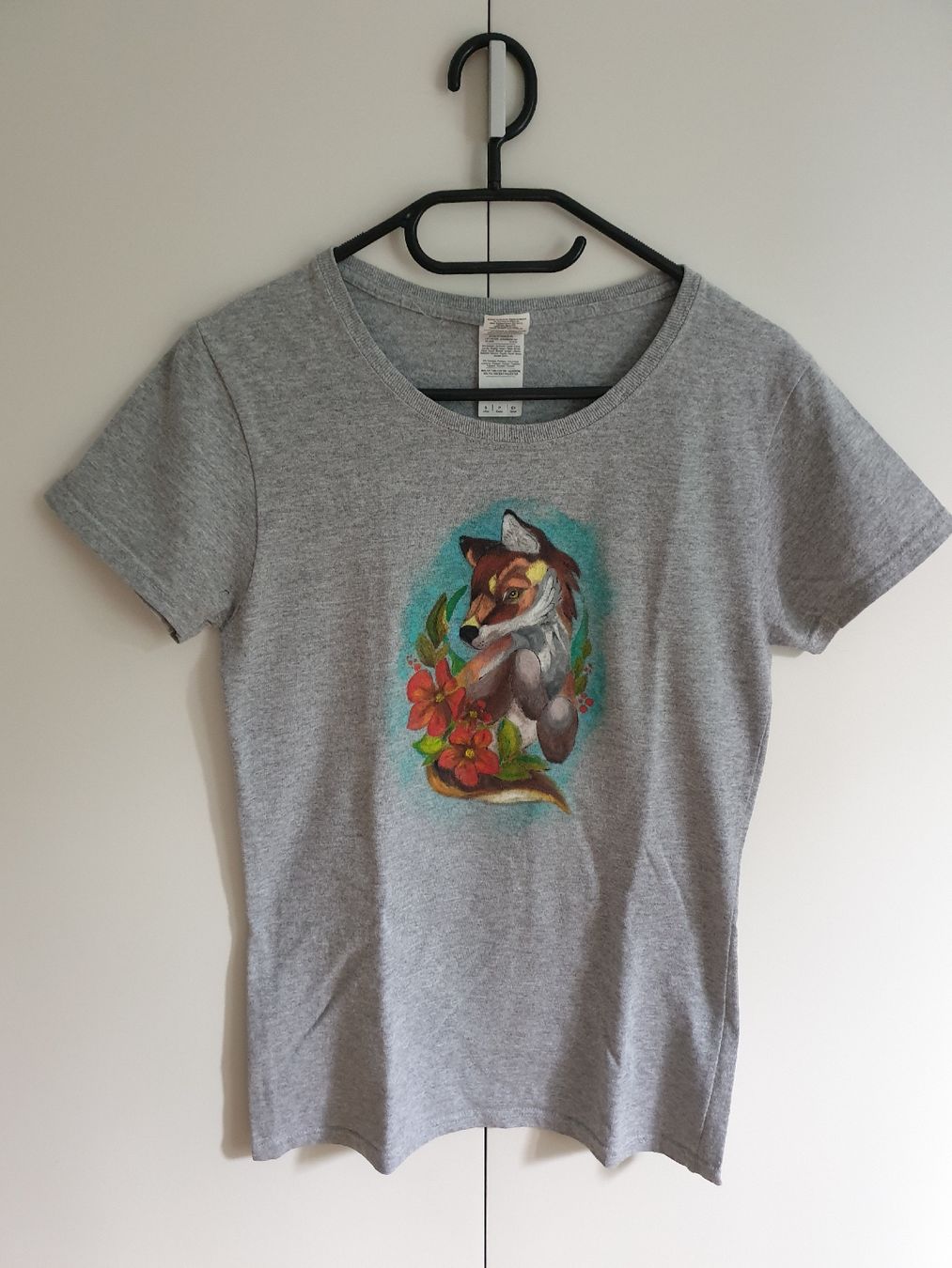 T-Shirts: Handmade bemalte  T-Shirt mit Fuchs Grosse S – Gebraucht aus Gelterkinden von Macrameed 1