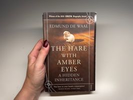 NOVEL: Edmund de Waal, The hare with amber eyes
