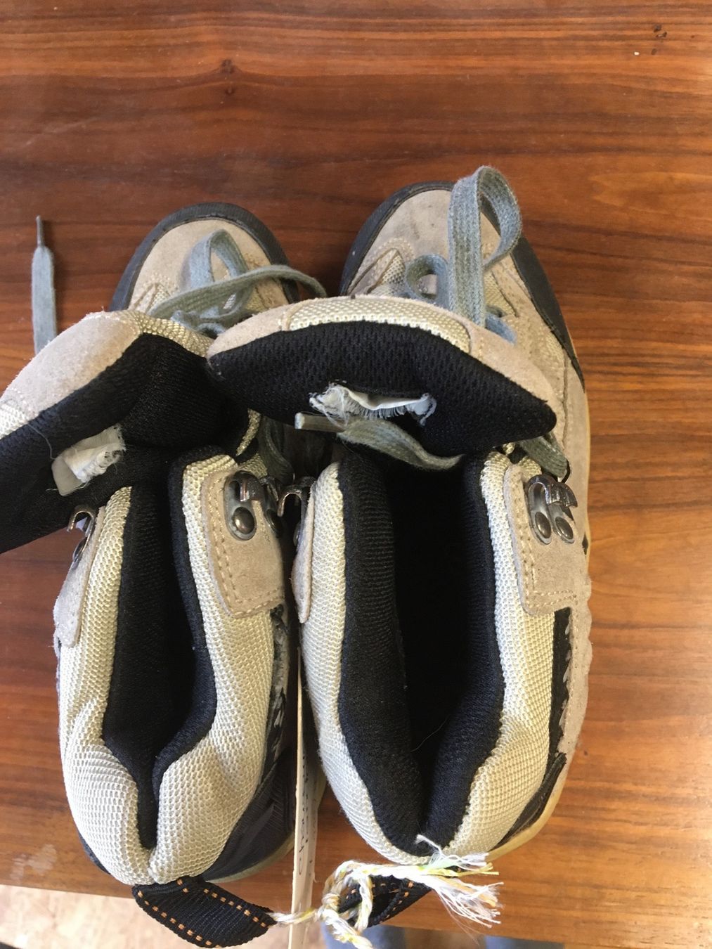 Scarpe da donna: Chaussures de marche femme – Usato da Montsevelier venduto da Batson 2