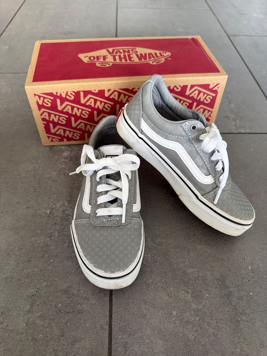 Vans Chaussures hommes: Vans Sneakers Ward, wie neu!! – Neuf (Voir description) à Steffisburg par elle013