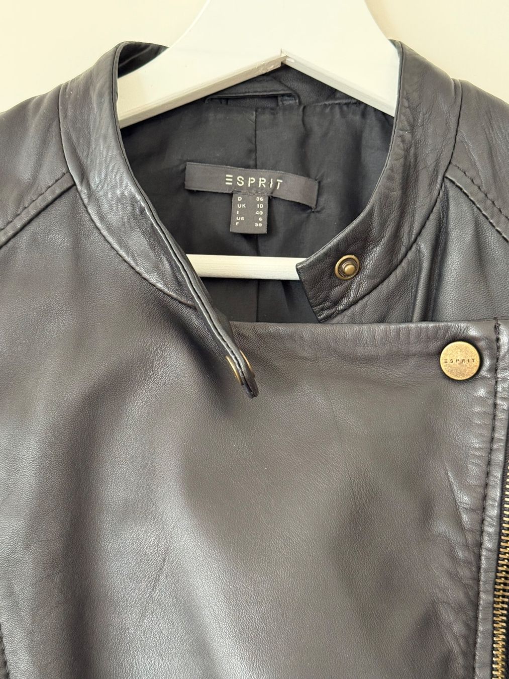 Esprit Jacken: Esprit Lederjacke Damen Schwarz – Gebraucht aus Männedorf von Frangipami 1