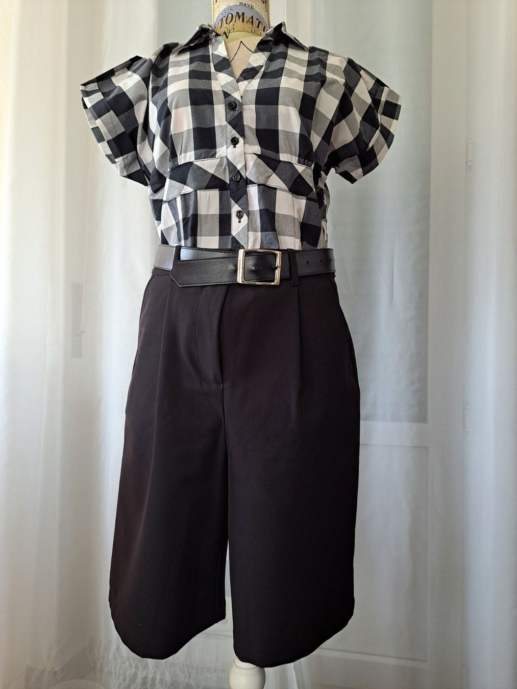 Lotti di vestiti: Ensemble short de ville et blouse taille M – Usato da Courrendlin venduto da Aheinza 2