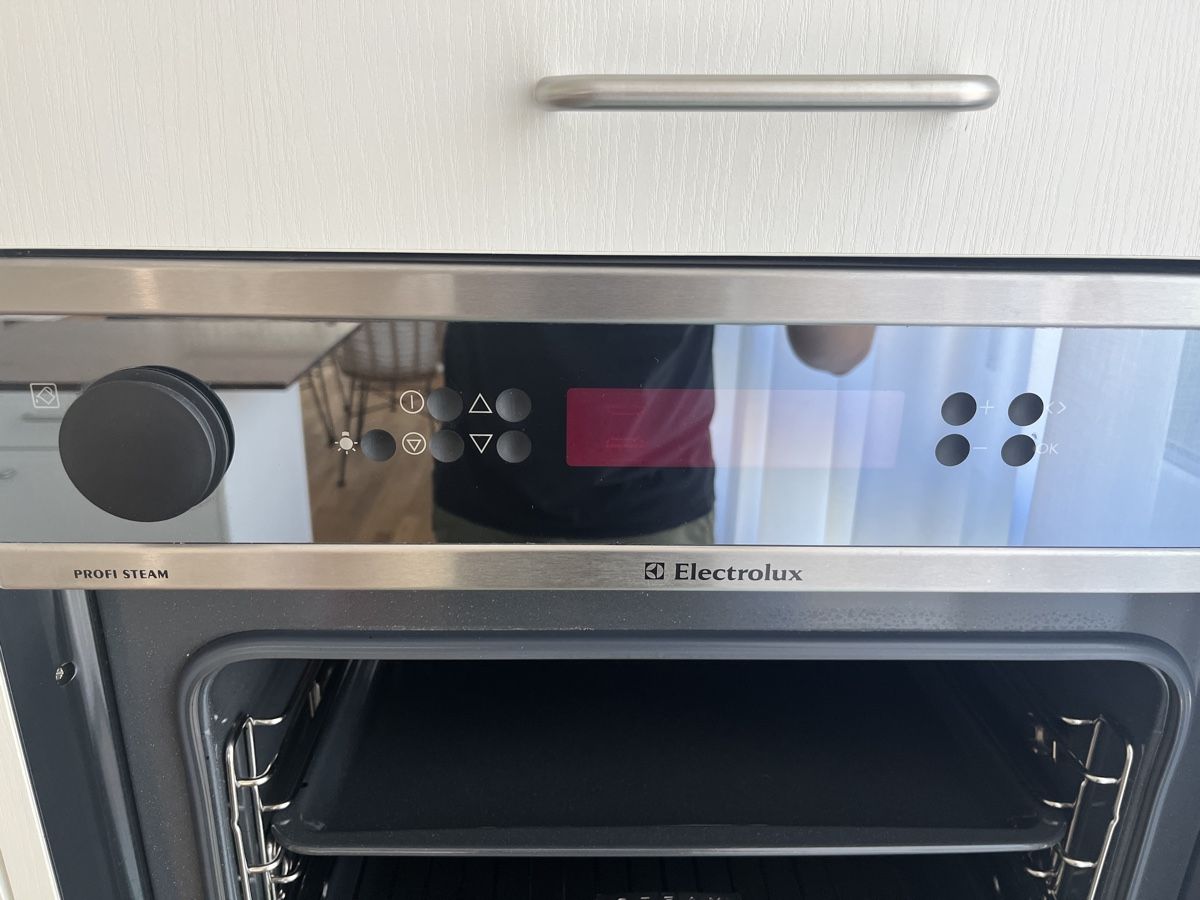 Electrolux Küchengeräte: Electrolux Backofen CH55 – Defekt aus Horgen von misch01 4