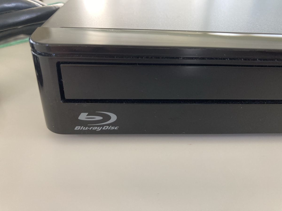 Tutti i DVDs: Panasonic Blu-ray Disc Player DMP-BDT167 mit Zubehör – Usato da Mörschwil venduto da Appenzell2 2