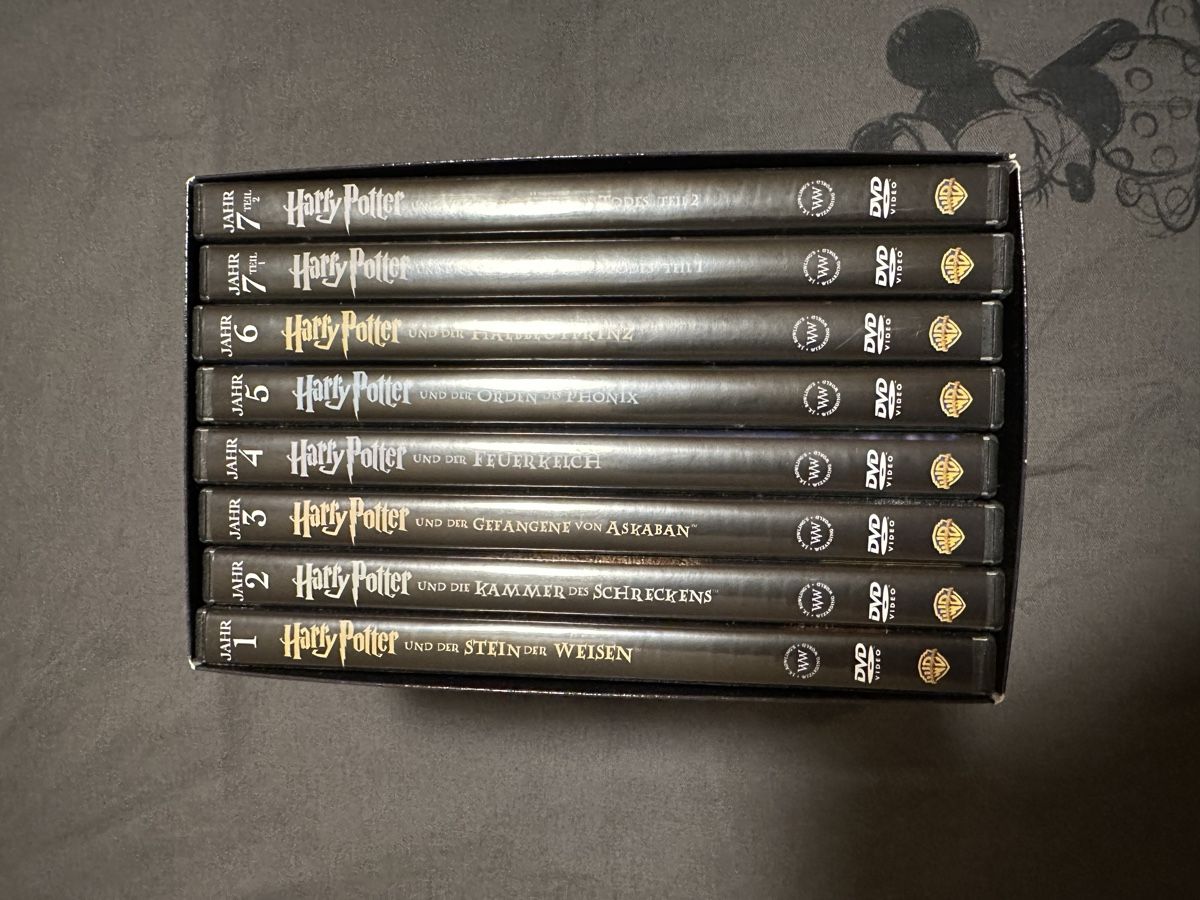 Tutti i DVDs: Harry Potter - Complete Collection DVD Box - 8 Filme – Nuovo (secondo la descrizione) da Bolligen venduto da Astrophysiker06