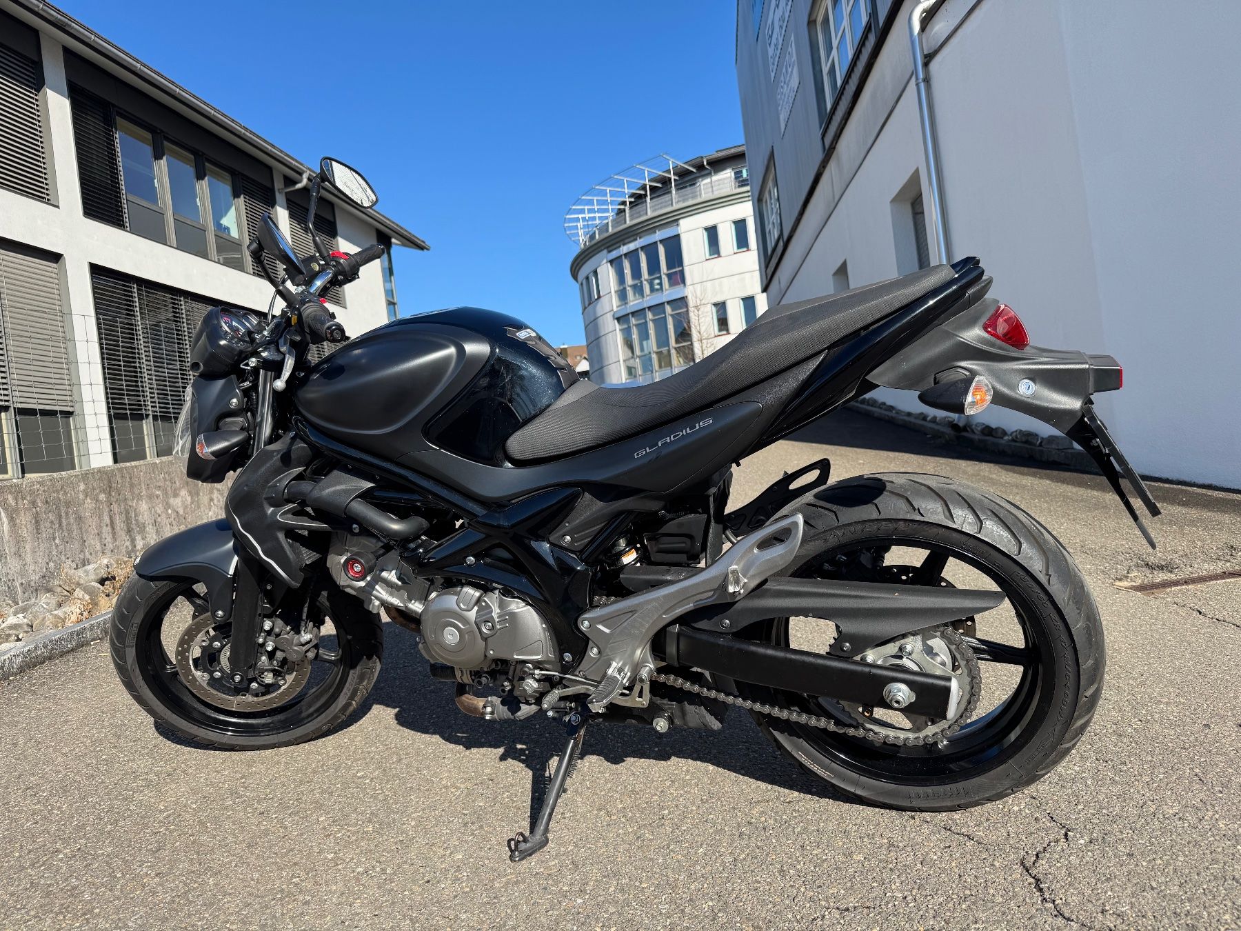 Suzuki Strada: Suzuki SFV650A Gladius ABS,  Jg. 2013 – Usato da Russikon venduto da Dan29