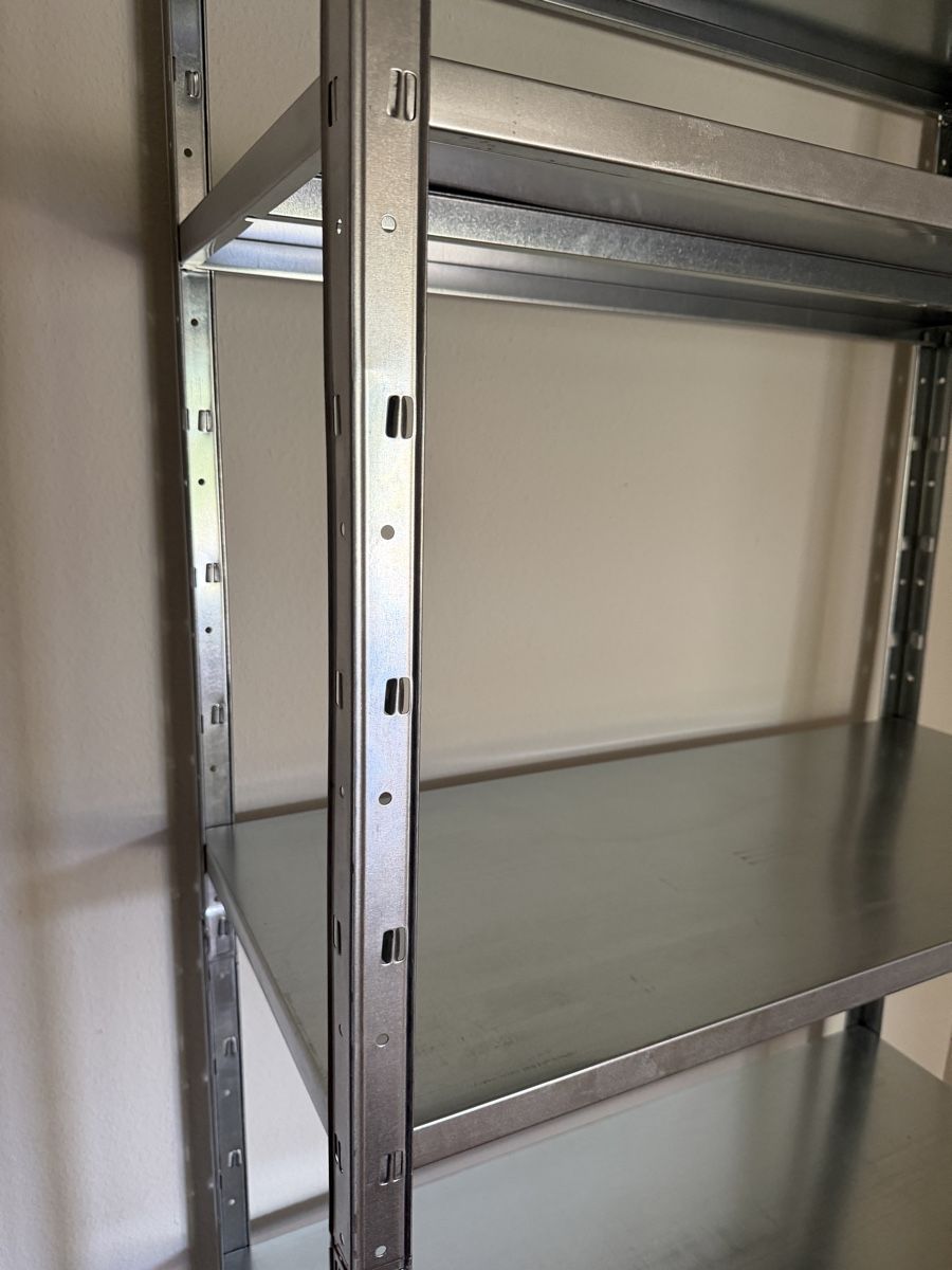 Regale: Stabiles Metallregal – Gebraucht aus Zürich von sha_m5hl 2