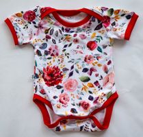Süsser Body mit Blumen - Gr.62/68 NEU