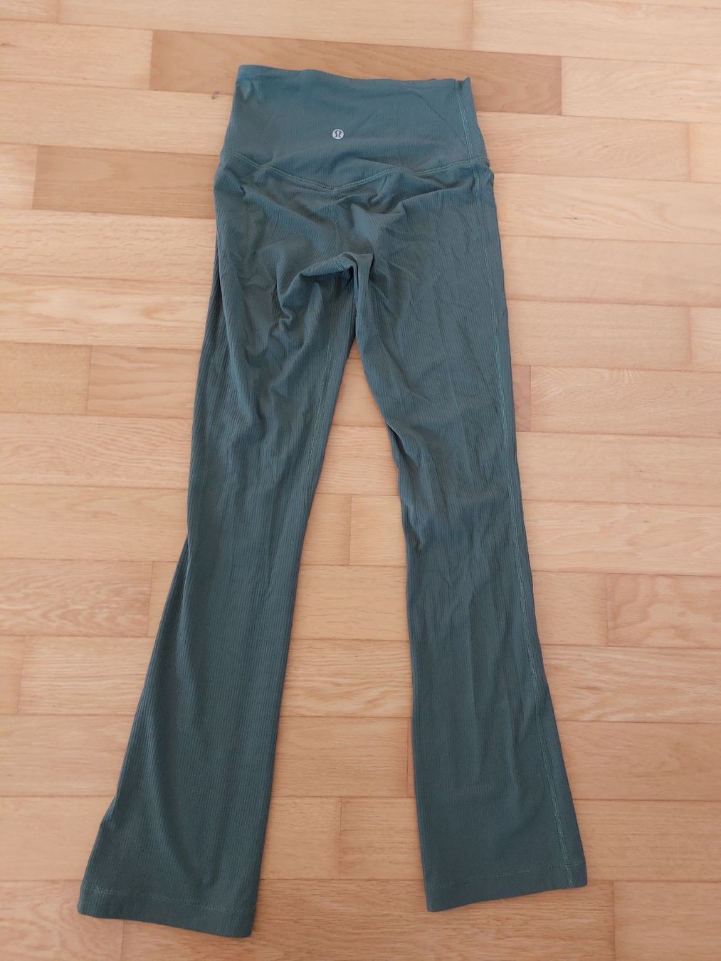 Lululemon Leggings: Lululemon legging mini flare – Usato da Fribourg venduto da charlottej02 3