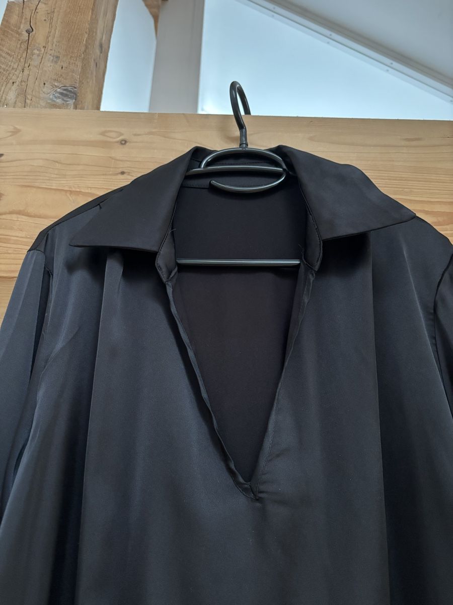 Camicette: Schwarze Bluse mit V-Ausschnitt -  Grösse 46 – Nuovo e nell'imballaggio originale da Basel venduto da toka2007 1