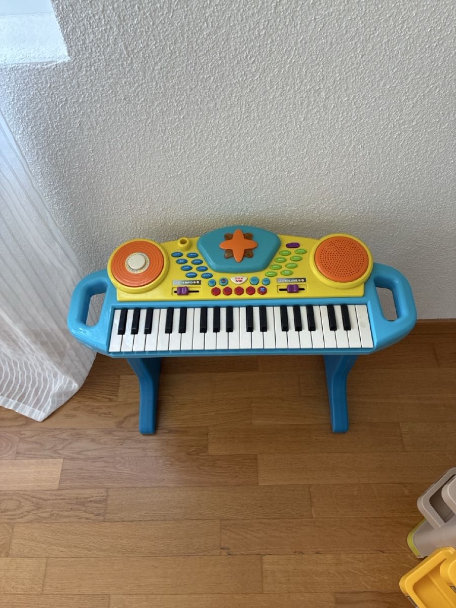 Giocattoli: Kinder Keyboard – Usato da Urdorf venduto da soul24