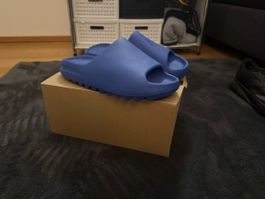 Yeezy Slides – Grösse 44.5 – gebraucht / guter Zustand