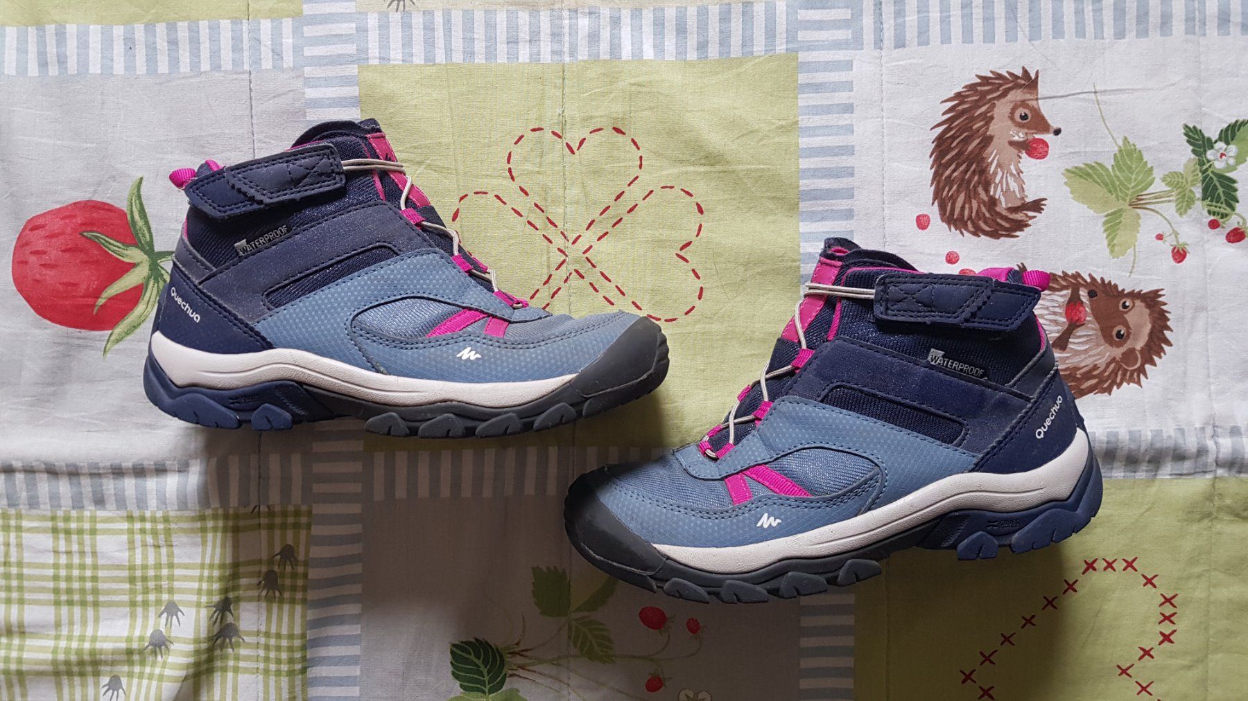 Decathlon Scarpe per ragazze: Decathlon Wanderschuhe Gr.31 – Usato da Luzern venduto da silvermoon12 1