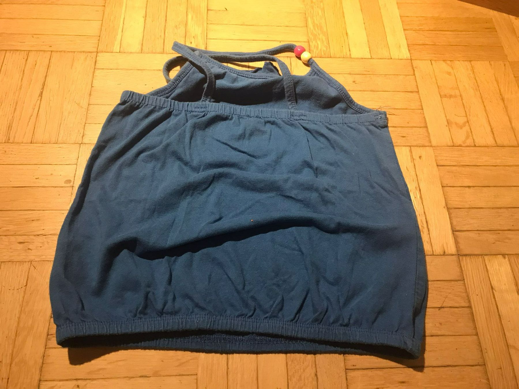 Camicette, T-shirt & Top: Top Gr. 110/116 Dunkelblau mit Rüschendetail – Usato da Zürich venduto da strampli1216 1