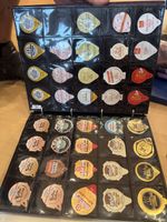 Kafferahmdeckel Sammlung im Album diverse Motive gebraucht