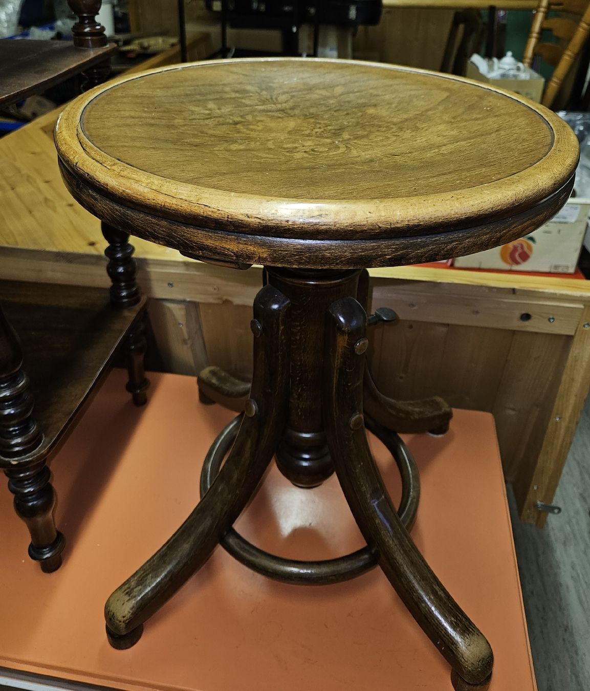 Tabourets: Tabouret de piano – D'occasion à Cortébert par fli_yk5q