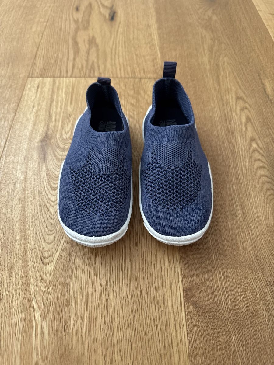 Sterntaler Scarpe per ragazzi: Kinder Sterntaler Wasserschuh, Gr. 25/26 – Usato da Interlaken venduto da fbnscl 1