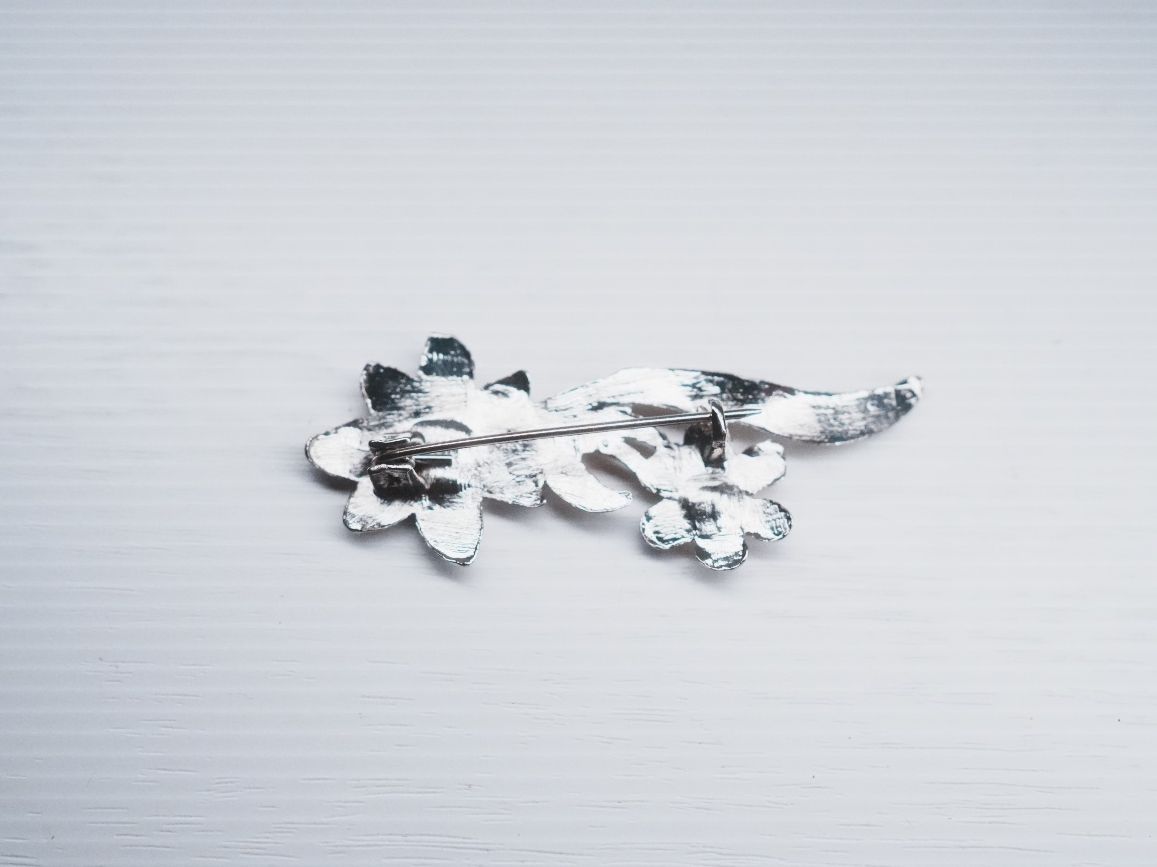 Spille & Fermagli: Vintage Brosche Blumen silberfarben Strass ca. 5,5 cm – Usato da Volketswil venduto da HeredisAntiques 1