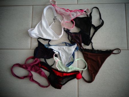 Kleiderpaket  Tangas 10 Stück Gr. S