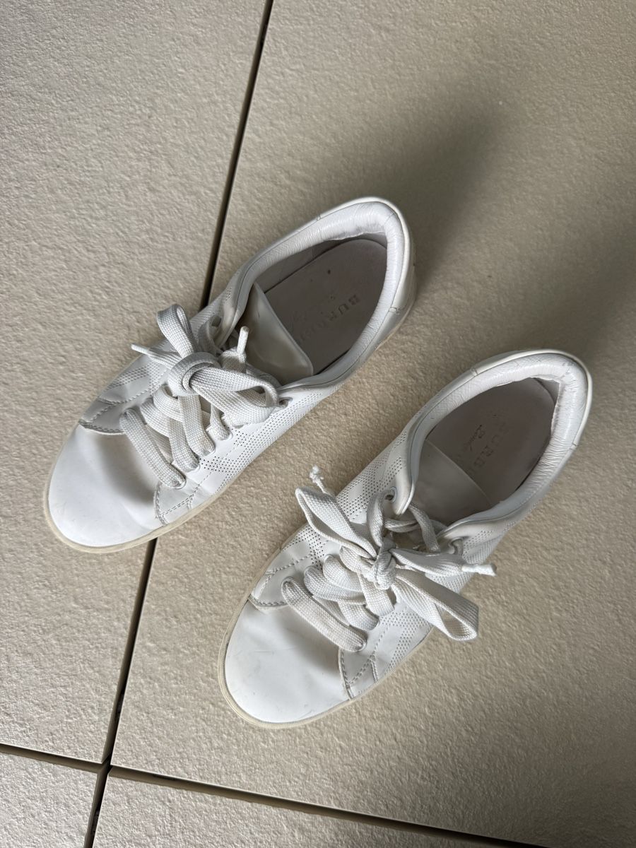 Burberry Damenschuhe: White Burberry Sneakers - size 38 – Gebraucht aus Cham von lb6_m9yt 2
