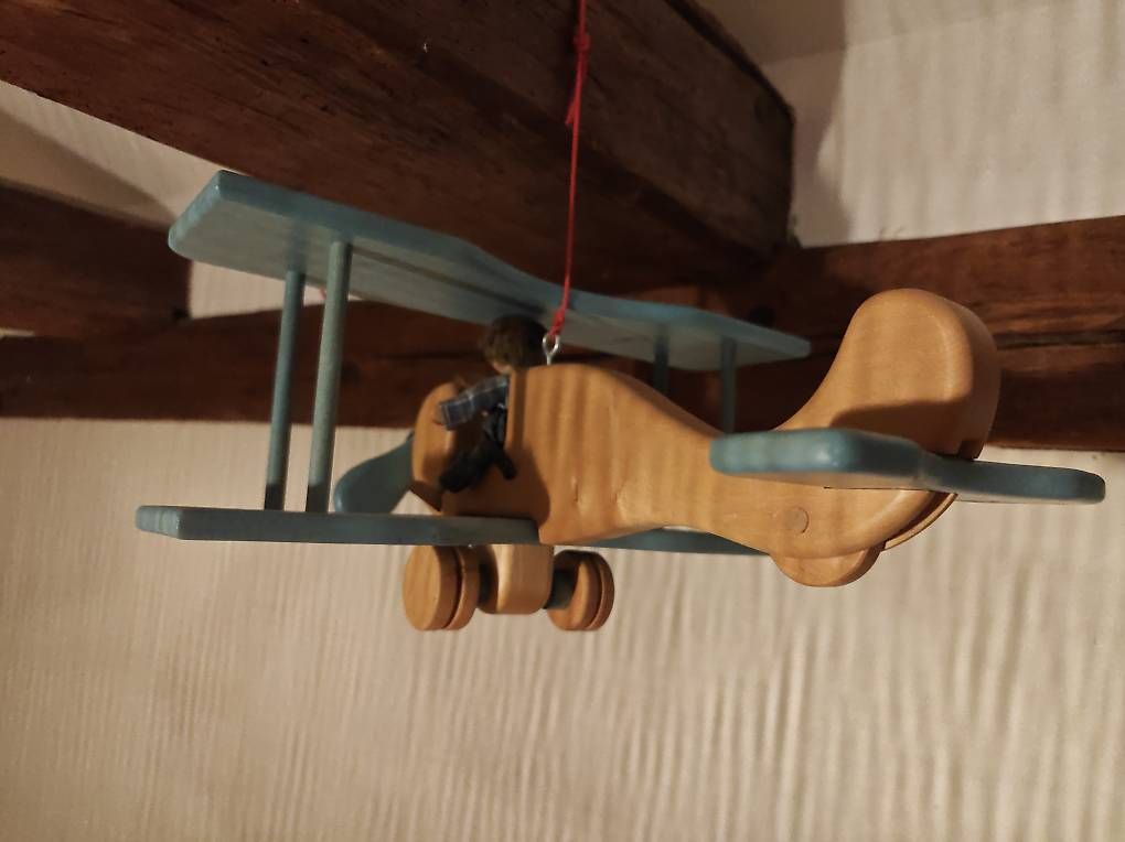 Jouets: Holzspielzeug Flugzeug  – D'occasion à Zürich par ValeValente 2