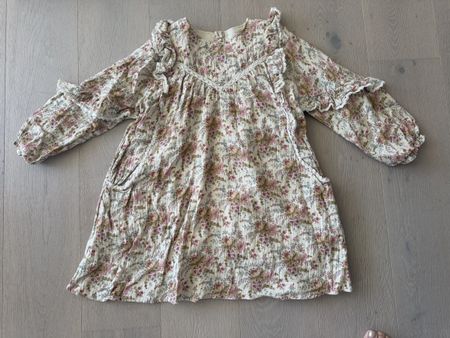 Louise Misha 10 Jahre 140 cm (Winterkleid dicker Stoff)
