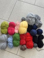 Garn Konvolut Wolle Handarbeit verschiedene Farben neu